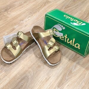 🟡 New In Box Women's Betula Leo leather  Gold Sandals size 41